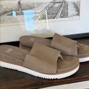 Eileen Fisher Touch Leather Flatform Sandal